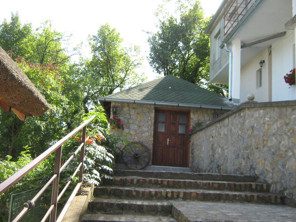 Apartment Vistanova Врдник Экстерьер фото